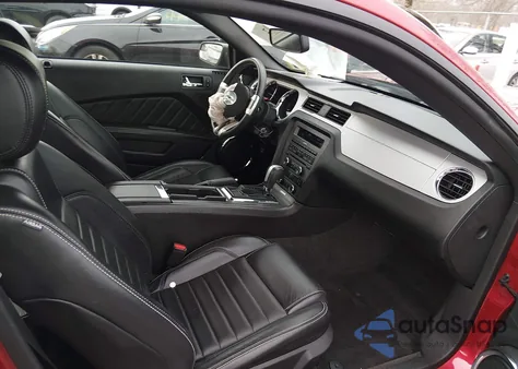 2013 Ford Mustang V6 Premium z USA, uszkodzony, nr VIN 1ZVBP8AM9D5258544